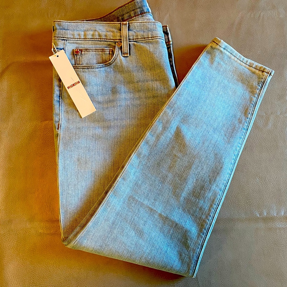 New w/ Tags Hudson Midrise Ankle Natalie Jeans Color: ABLE